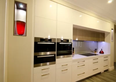 Modern Kitchen in lockleys white